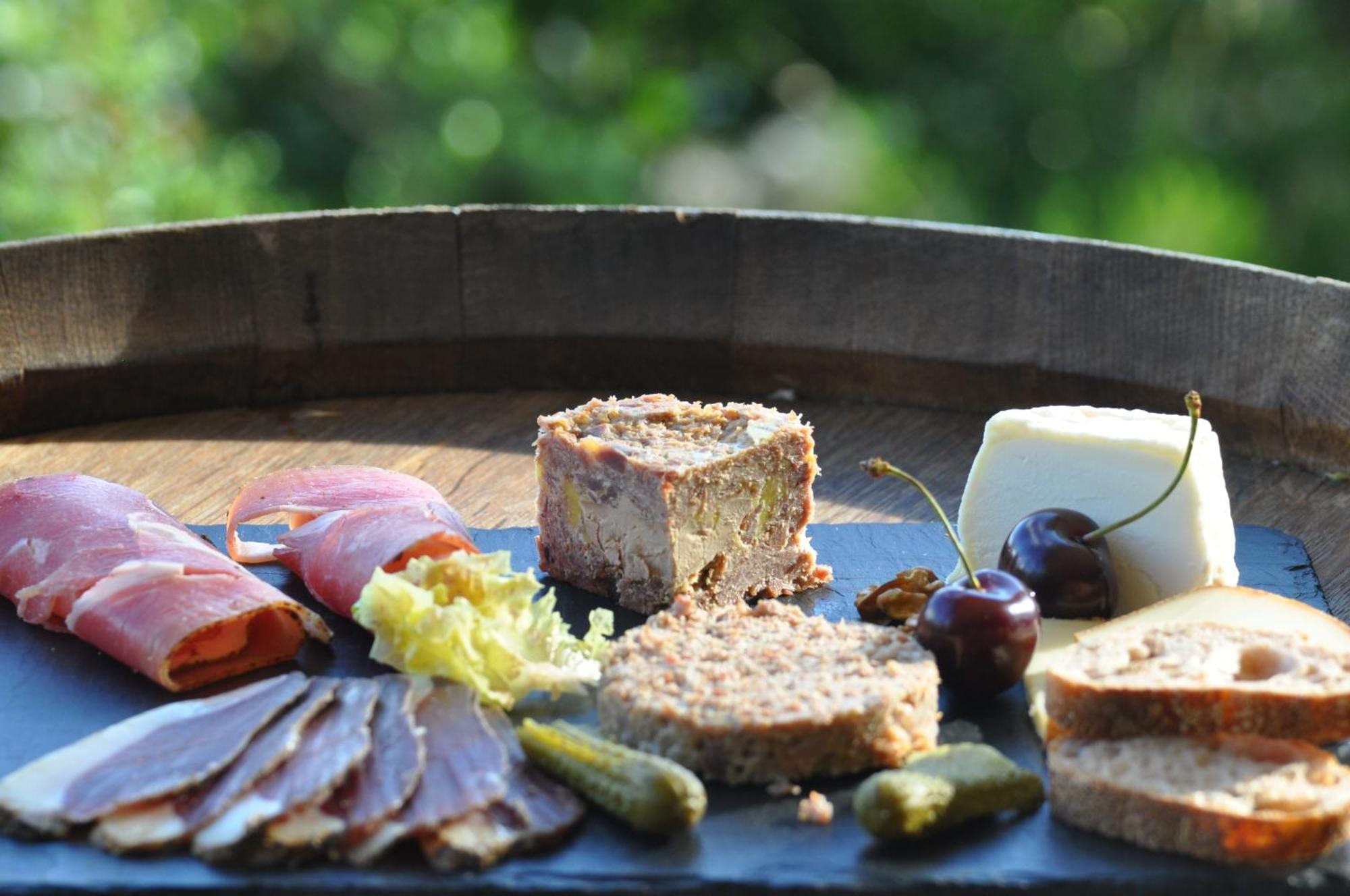 Le Lion D'Or En Perigord Bed & Breakfast Mauzac-et-Grand-Castang Екстериор снимка
